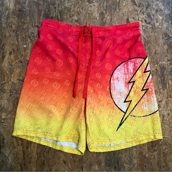 Mens DC Flash swim trunks - Picture 1 of 3